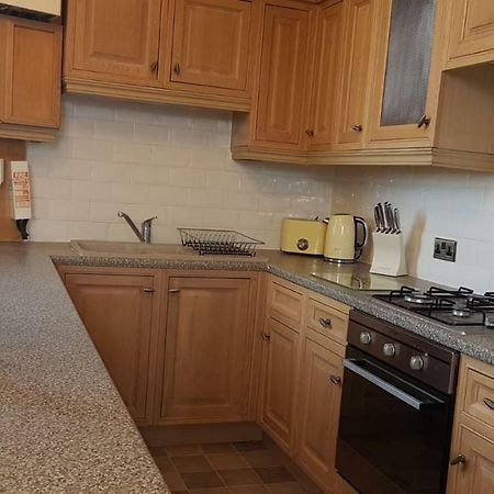Carnegie Library: Austen Apartment 2 Bedroom Mexborough Bagian luar foto