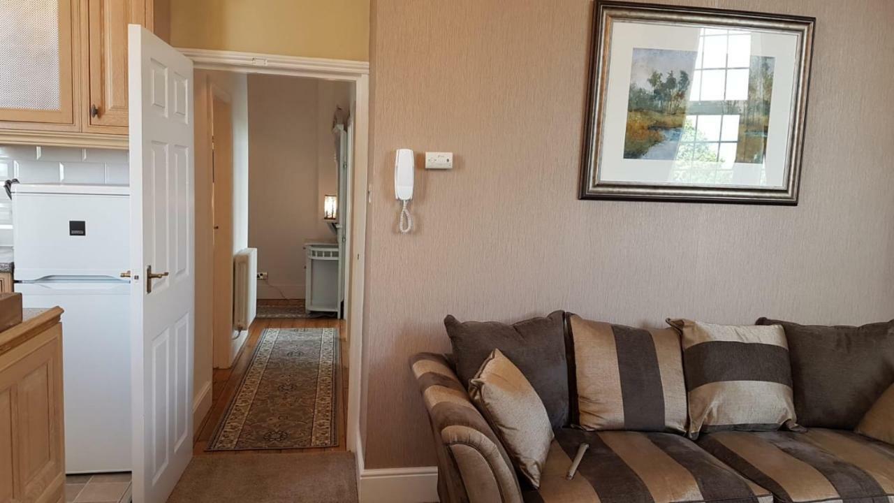 Carnegie Library: Austen Apartment 2 Bedroom Mexborough Bagian luar foto